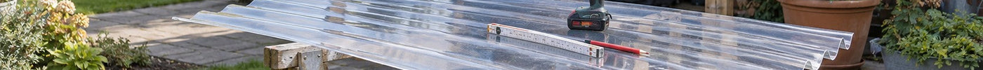 Wellplatten schneiden und bohren: Welches Werkzeug, welcher Bohrer – und wie nichts reißt